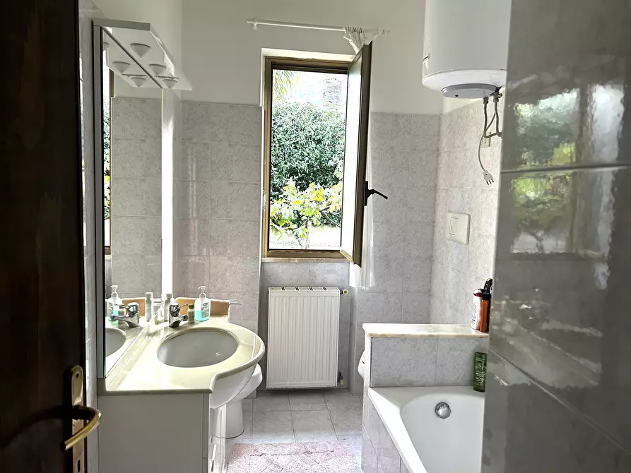 Immagine 11 di Villa in vendita  in Via Cesalunga 25 a Terracina