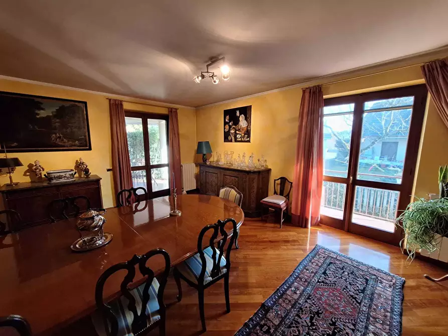 Immagine 9 di Villa in vendita  a Caresanablot