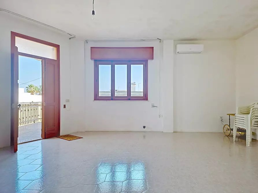 Immagine 3 di Pentalocale in vendita  in Via Fogazzaro Antonio 4 a Erchie