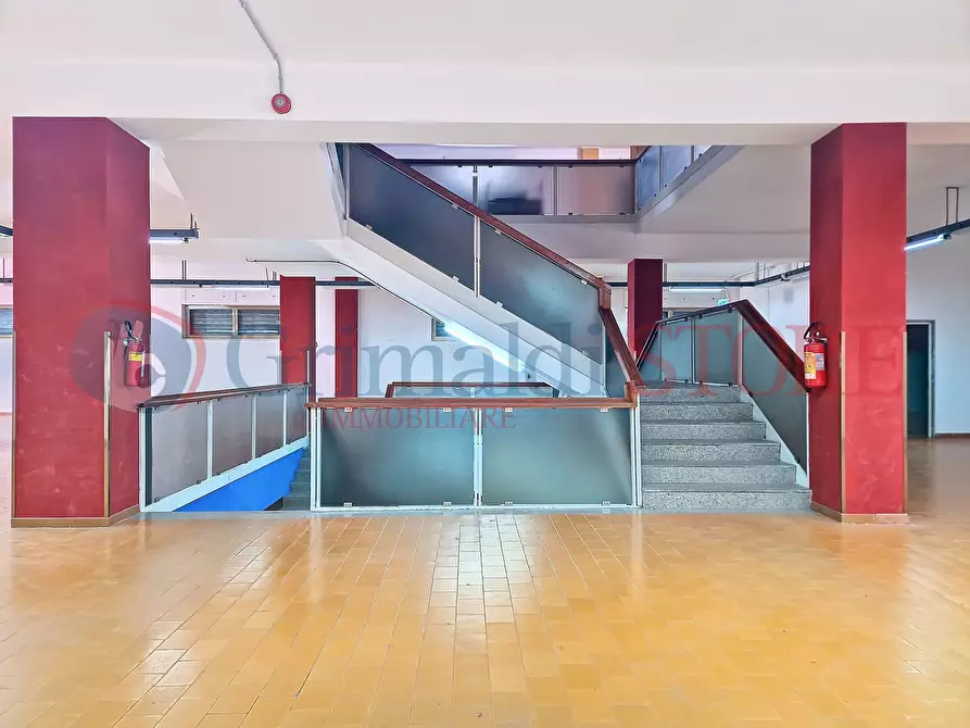 Immagine 9 di Attività commerciale in vendita  a Francavilla Fontana