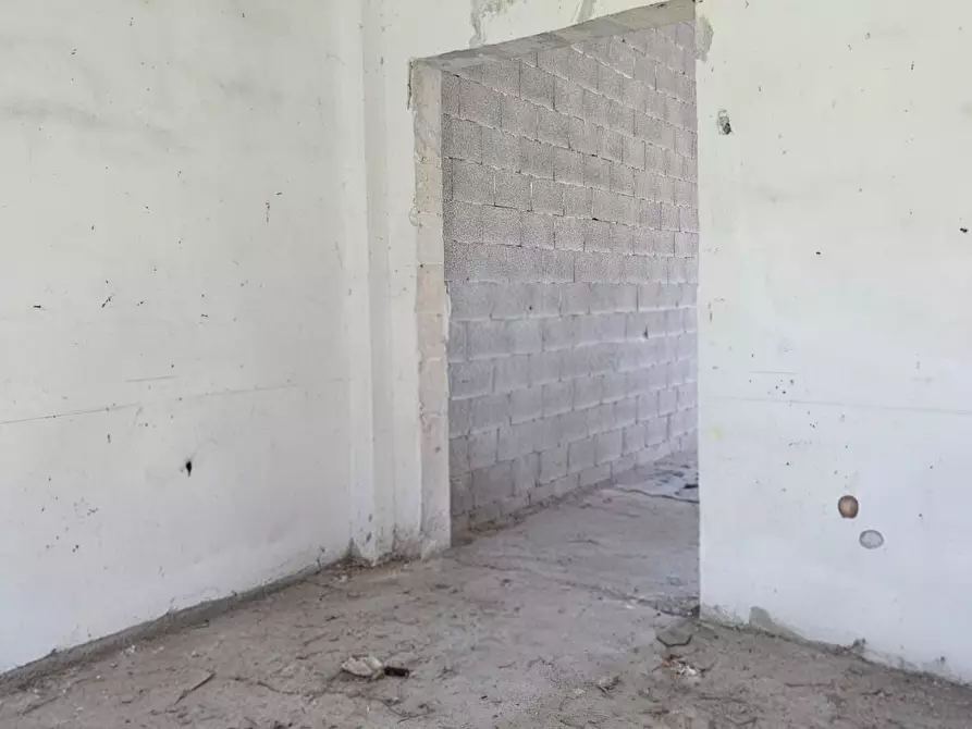 Immagine 6 di Magazzino in vendita  in Via Solano Li Belli 47 a Lequile