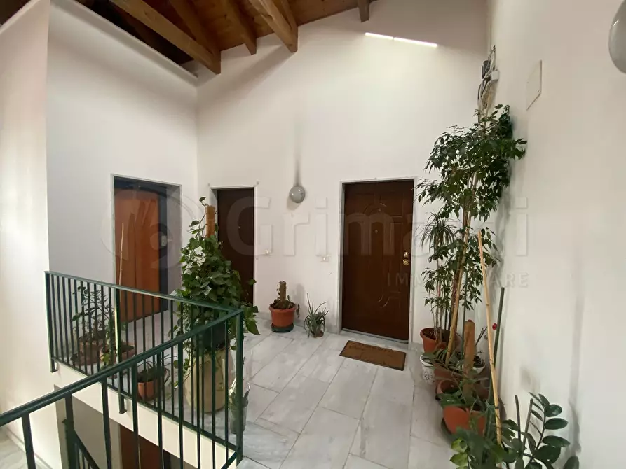 Immagine 16 di Trilocale in vendita  a Giugliano In Campania