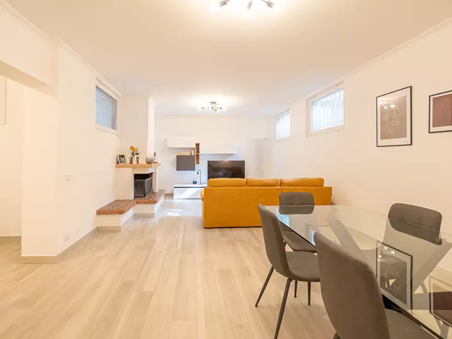 Immagine 43 di Villa in vendita  in Via Moricone a Albano Laziale