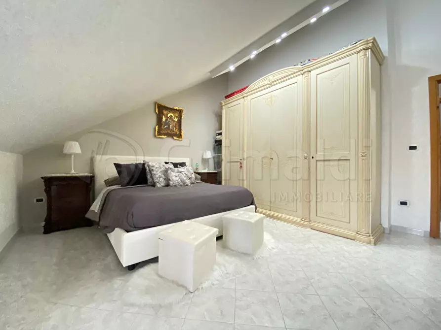 Immagine 7 di Mansarda in vendita  a Giugliano In Campania