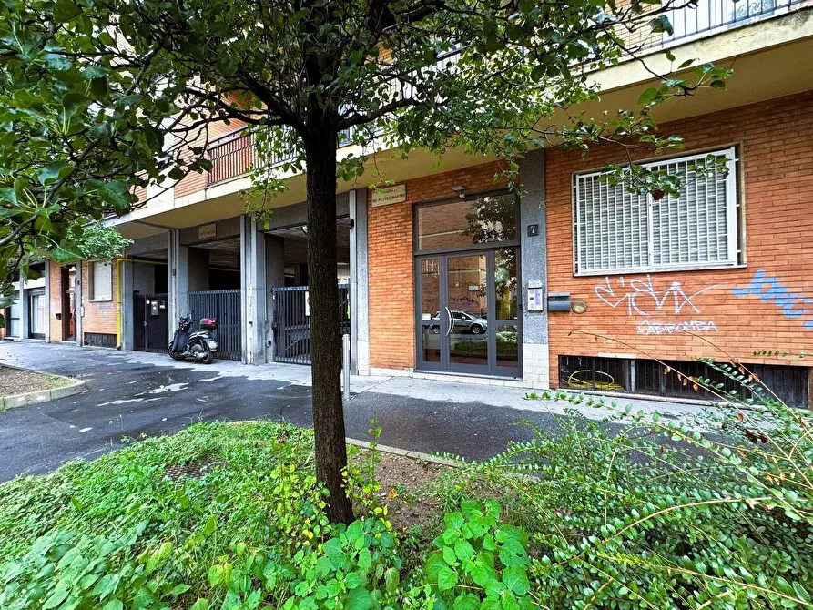 Immagine 1 di Bilocale in affitto  in Piazza Piccoli Martiri 7 a Milano