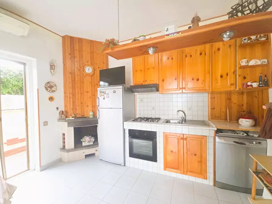 Immagine 19 di Quadrilocale in vendita  in Via dei Delfini 102 a Ardea