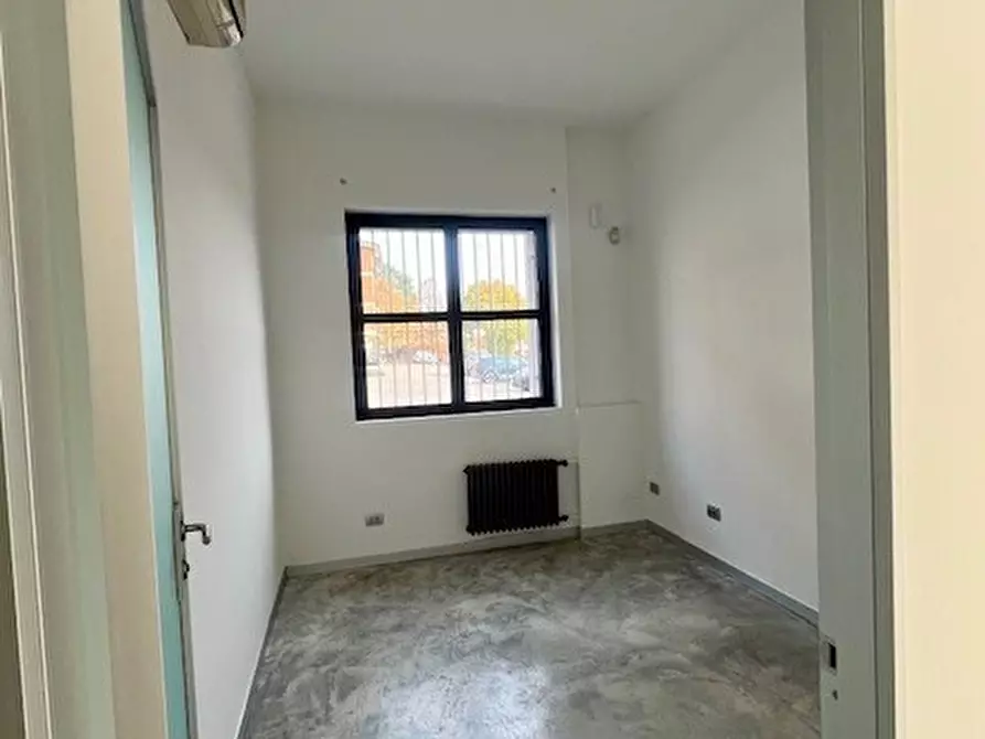 Immagine 13 di Locale commerciale in affitto  in Via Dante Alighieri 26 a Lurago D'erba