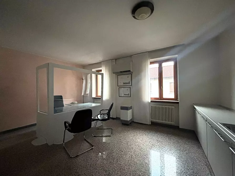 Immagine 7 di Ufficio in vendita  in Via Vittorio Emanuele II 8 a Olgiate Comasco