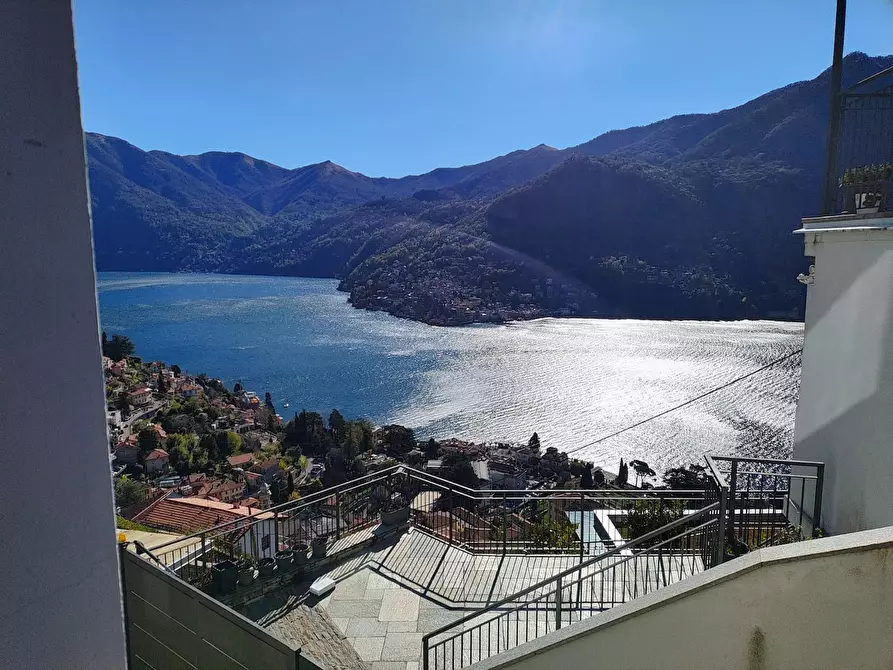 Immagine 12 di Appartamento in vendita  in Via al Noce 24 a Moltrasio