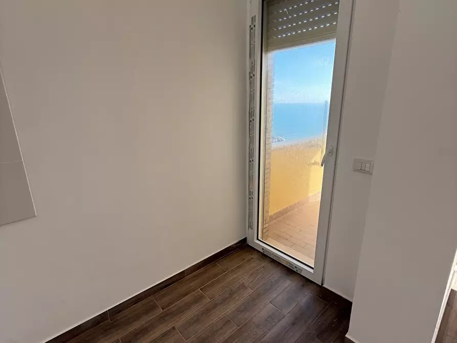 Immagine 18 di Trilocale in vendita  in Viale Virgilio 42 a Anzio