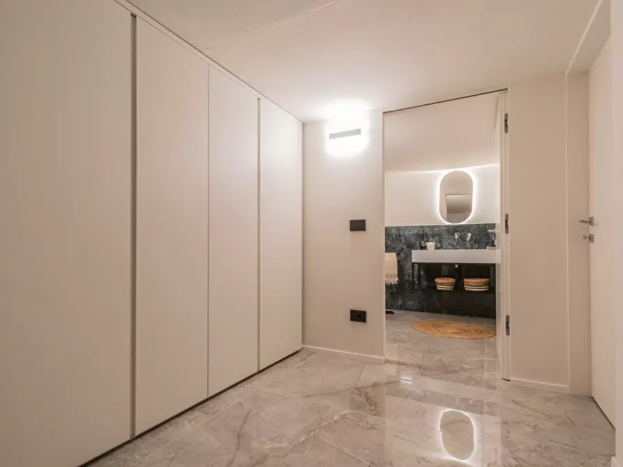 Immagine 6 di Bilocale in vendita  in Via Regina a Carate Urio