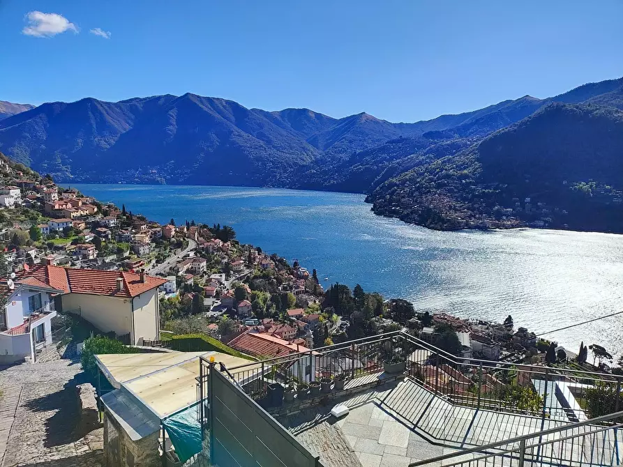 Immagine 2 di Appartamento in vendita  in Via al Noce 24 a Moltrasio