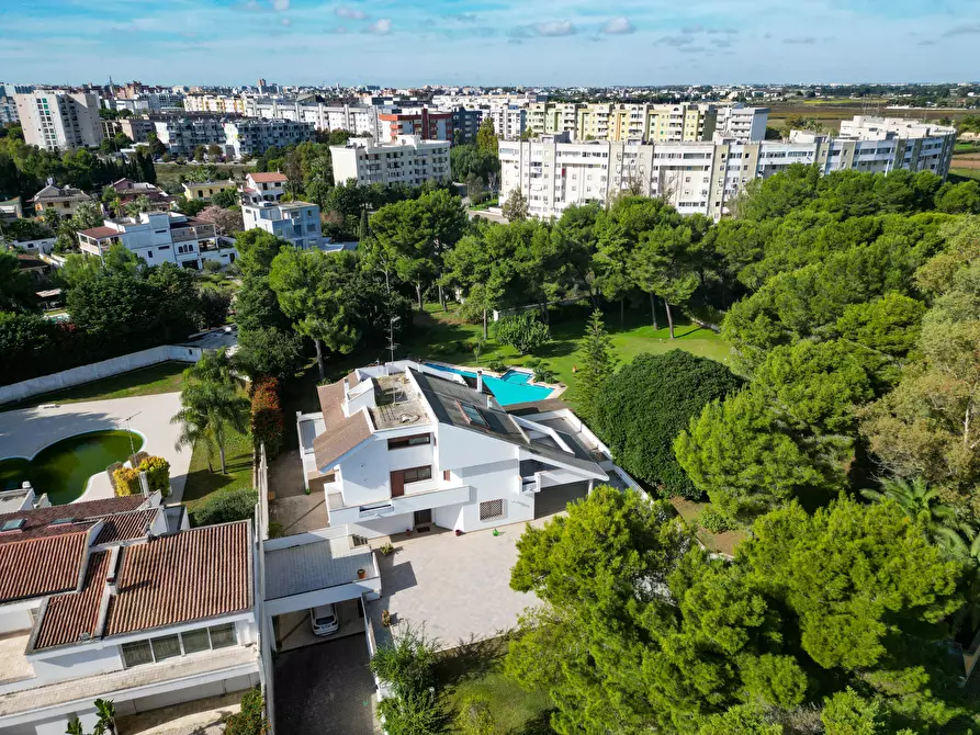 Immagine 4 di Villa in vendita  in Via Venosa 5 a Lecce