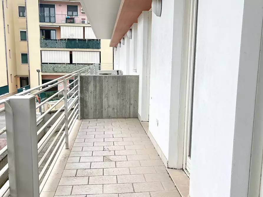 Immagine 20 di Ufficio in affitto  in Via Taranto 185 a Lecce