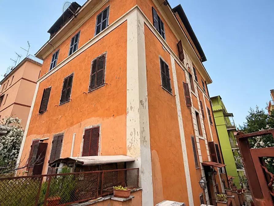 Immagine 7 di Trilocale in vendita  in Via Prospero Santacroce 175 a Roma