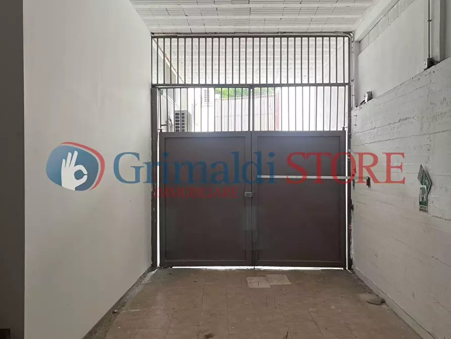 Immagine 45 di Magazzino in vendita  in Viale Giovanni Paolo II 71 a Lecce