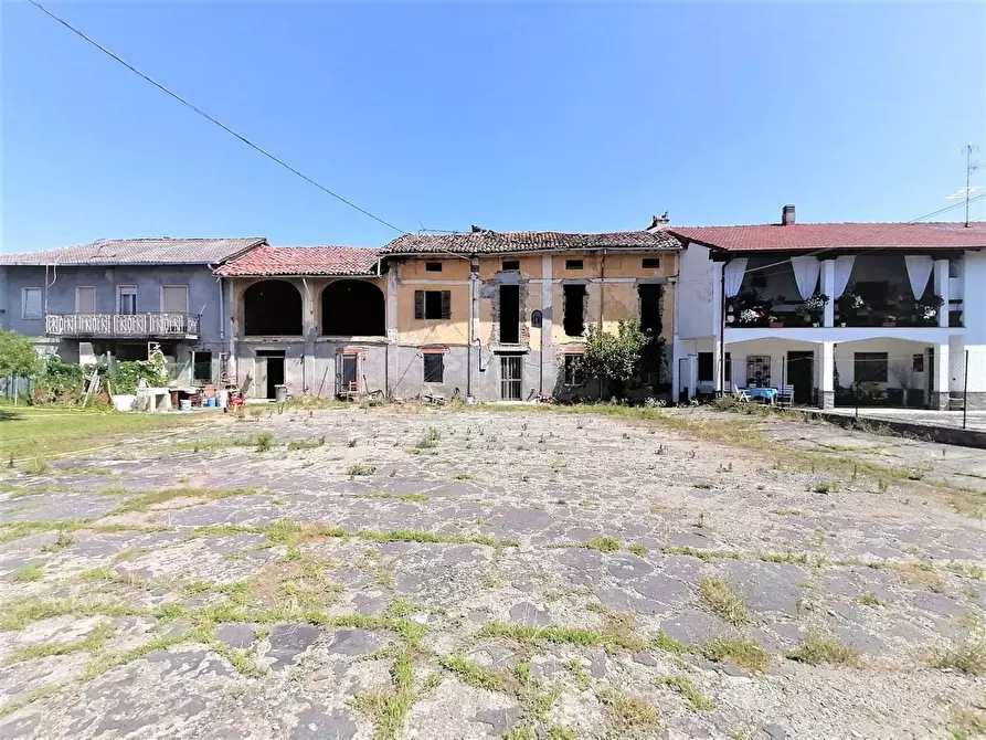 Immagine 1 di Rustico / casale in vendita  in via adua 10 a Pezzana