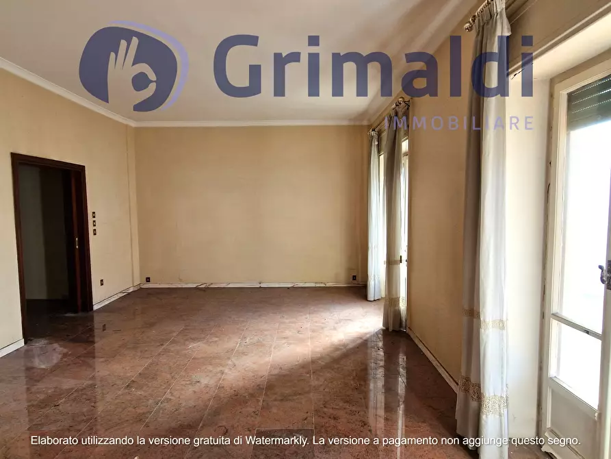 Immagine 4 di Pentalocale in vendita  in Via Michelangelo Schipa 91 a Napoli