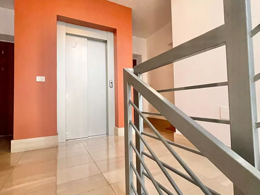 Immagine 7 di Ufficio in affitto  in Via Taranto 185 a Lecce