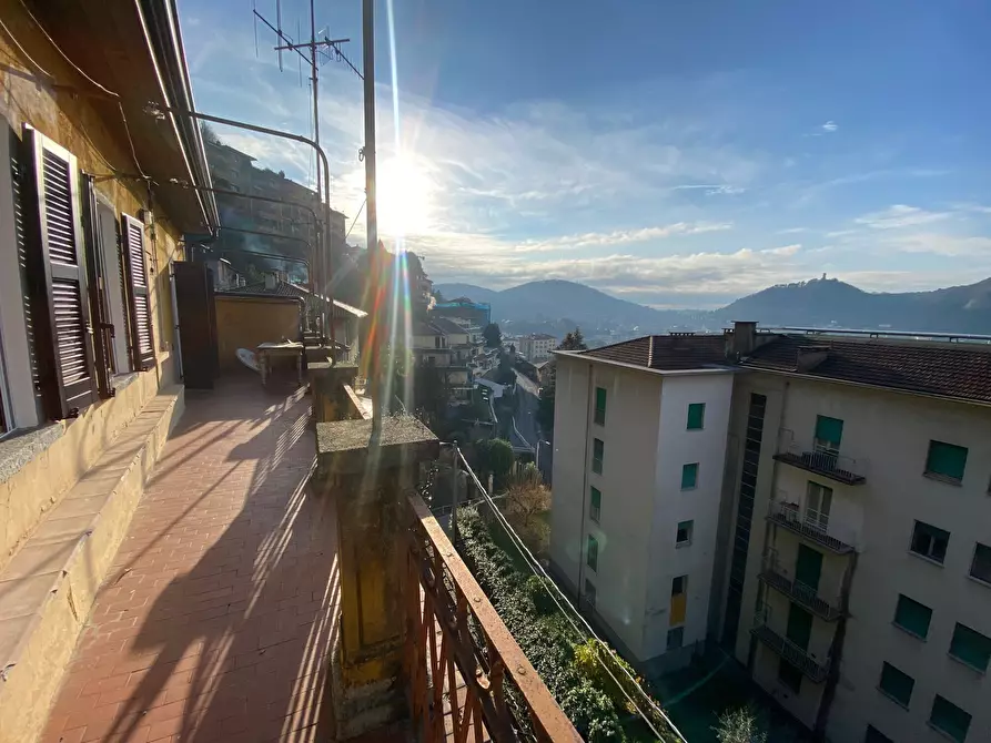 Immagine 15 di Trilocale in vendita  in SALITA SAN DONATO 6 a Como