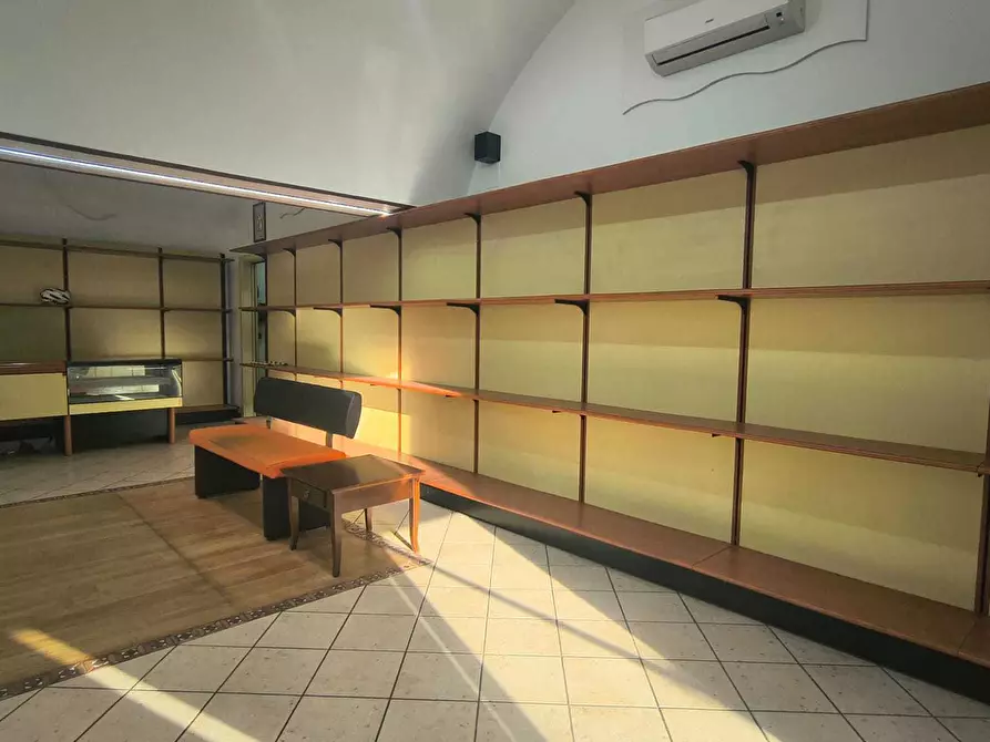 Immagine 20 di Casa indipendente in vendita  in Via Cavour a Monopoli