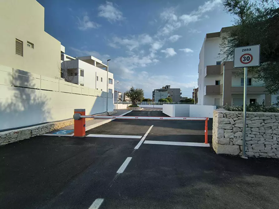 Immagine 24 di Villa in vendita  in Viale Aldo Moro a Monopoli