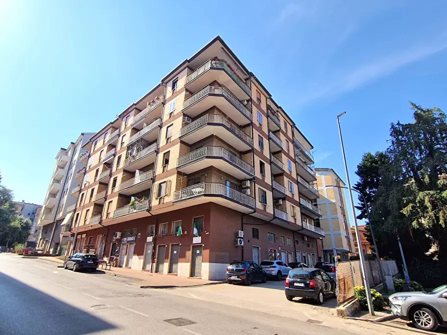 Immagine 1 di Quadrilocale in vendita  in Via Dei Due Principati 216 a Avellino