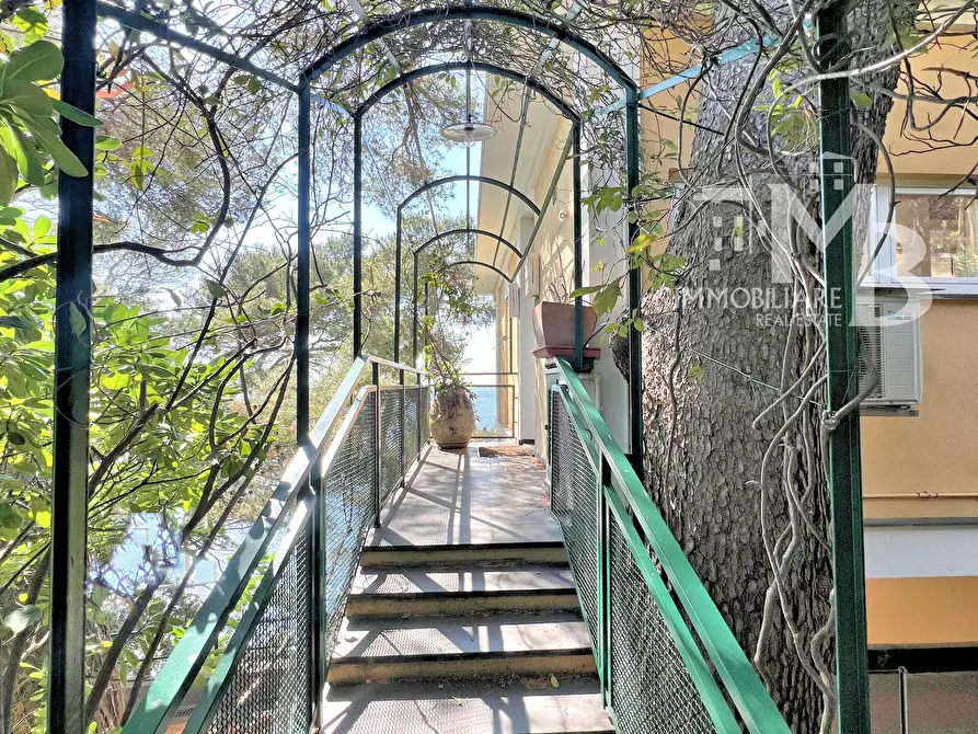 Immagine 25 di Attico in vendita  in Via Alla Torre 2 a Sori