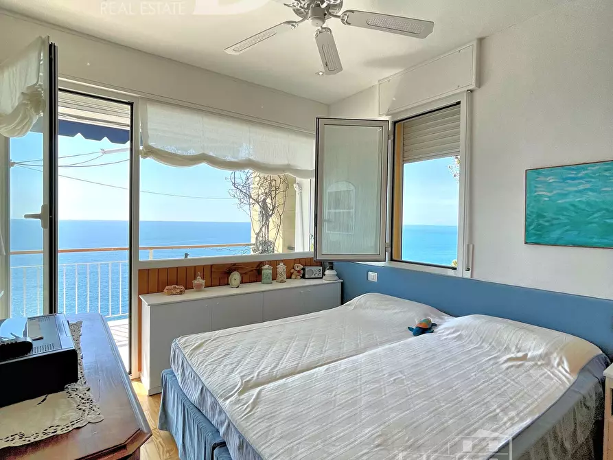 Immagine 45 di Attico in vendita  in Via Alla Torre 2 a Sori