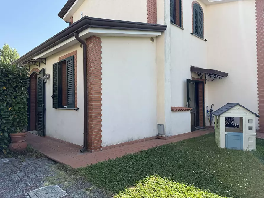 Immagine 31 di Terratetto in vendita  a Sarzana