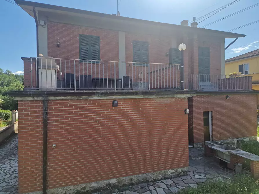 Immagine 31 di Casa bifamiliare in vendita  a Sarzana