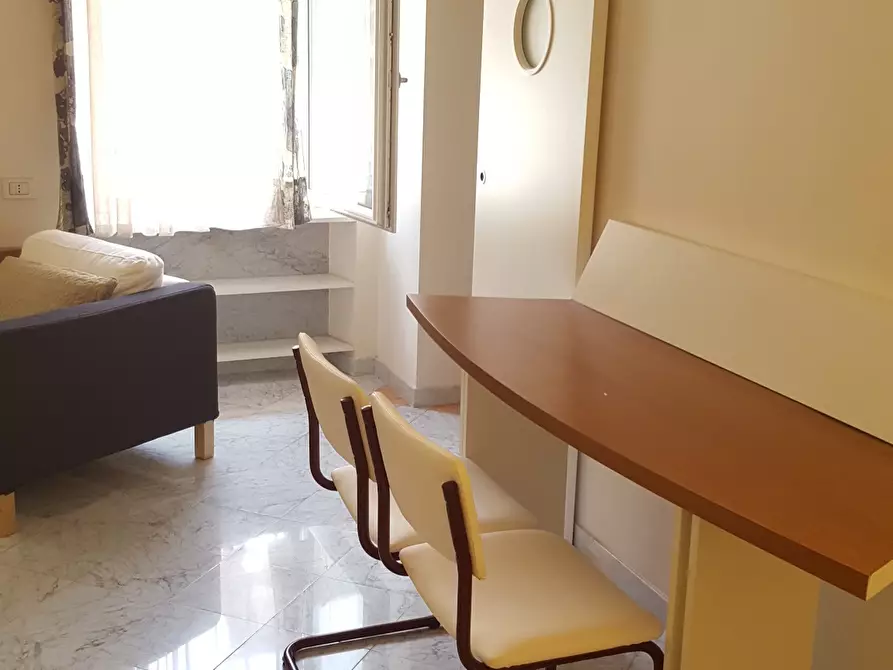 Immagine 14 di Trilocale in affitto  a Sarzana