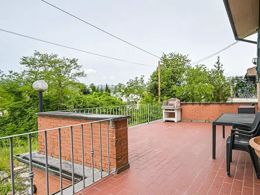 Immagine 1 di Casa bifamiliare in vendita  a Sarzana