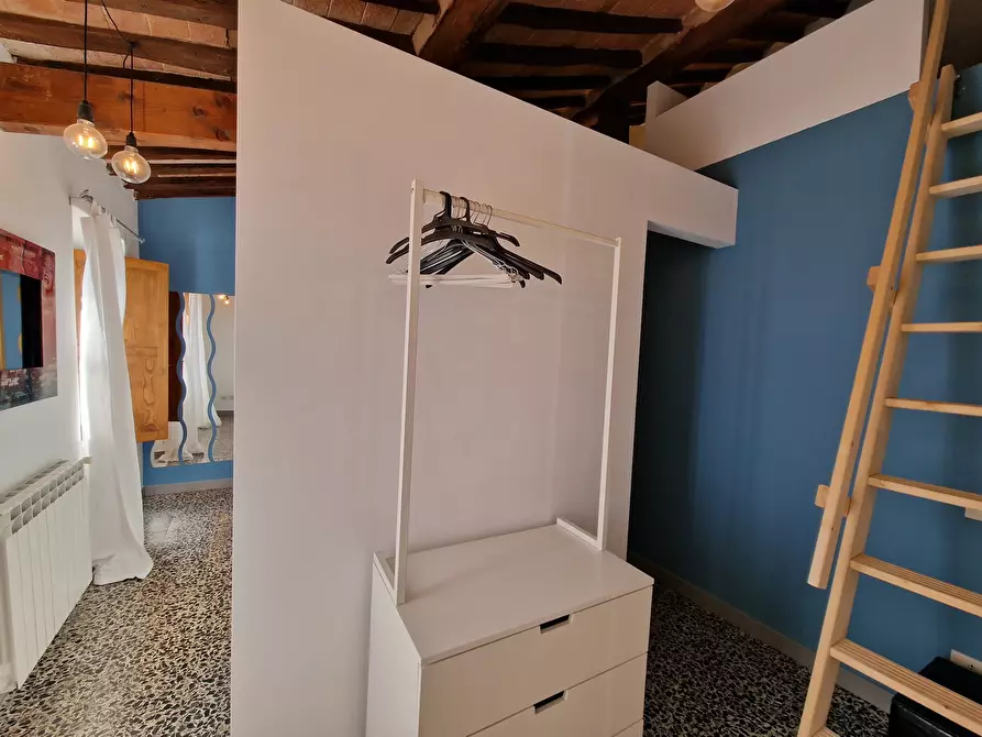 Immagine 14 di Bilocale in vendita  a Sarzana