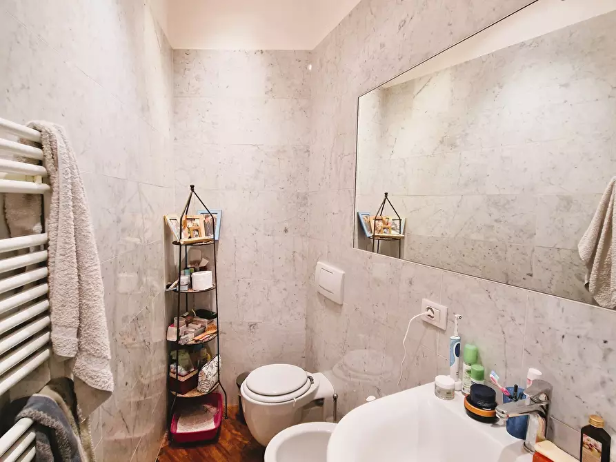 Immagine 12 di Quadrilocale in vendita  a Sarzana