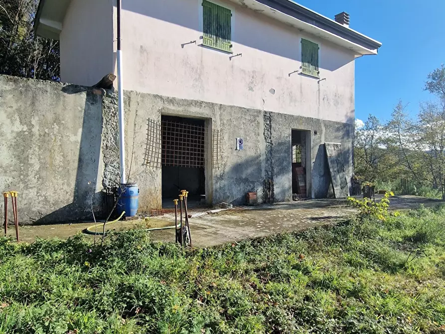 Immagine 17 di Rustico / casale in vendita  a Sarzana
