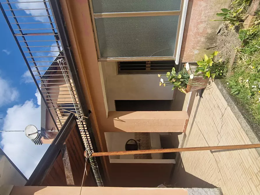 Immagine 33 di Casa indipendente in vendita  a Sarzana