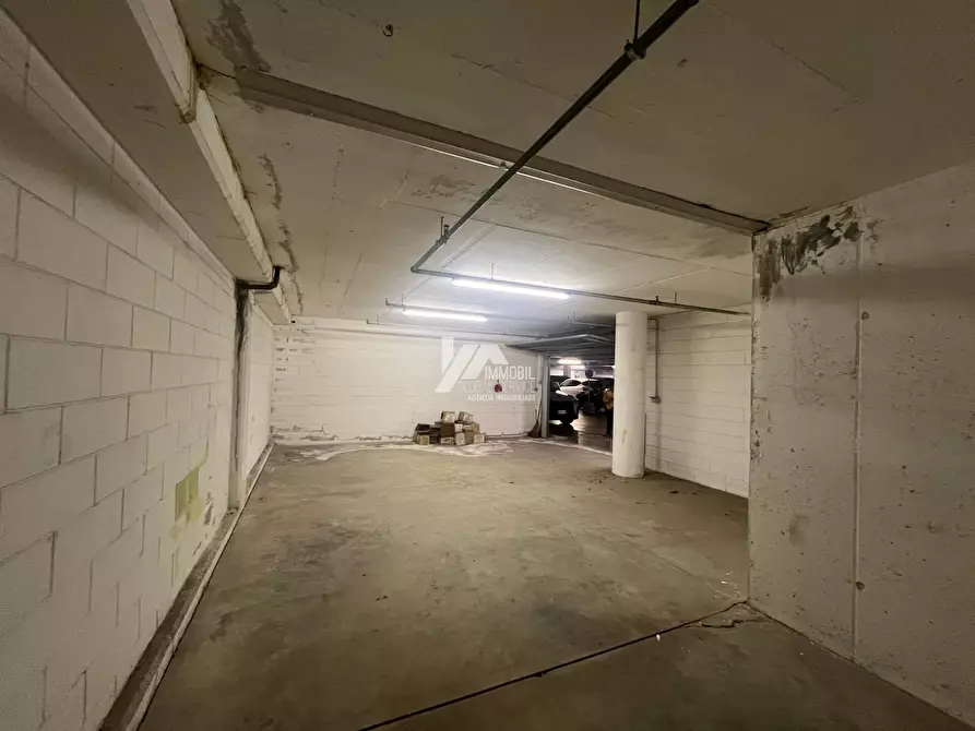 Immagine 4 di Garage in vendita  in Viale Duca D'Aosta 30 a Brescia