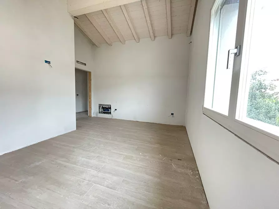 Immagine 10 di Casa trifamiliare in vendita  a Brescia