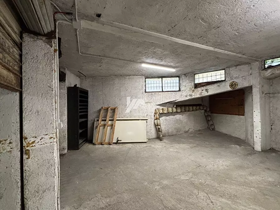 Immagine 10 di Garage in vendita  in Via Valcamonica a Brescia