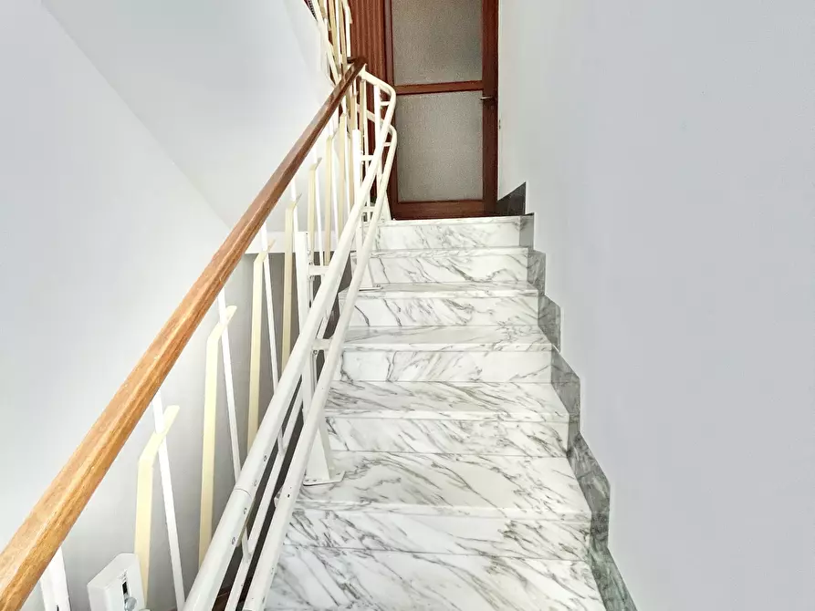 Immagine 40 di Quadrilocale in vendita  a Seravezza