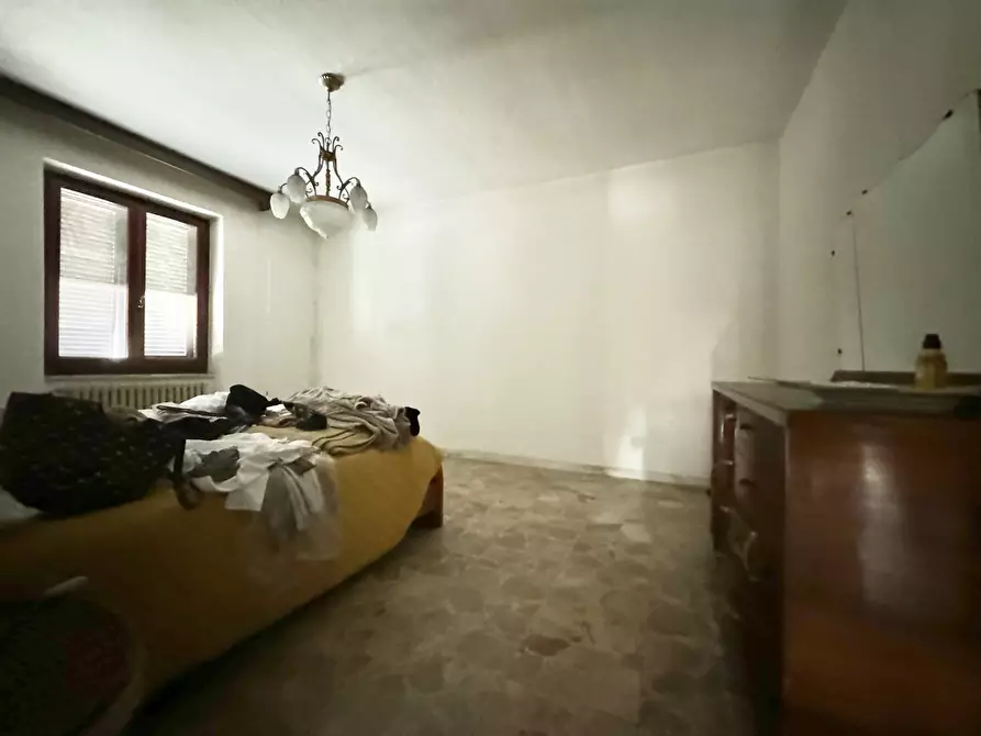 Immagine 17 di Porzione di casa in vendita  a Massa