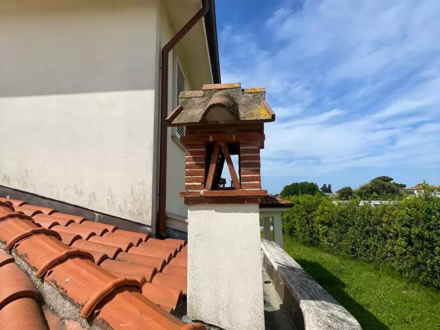 Immagine 63 di Villa in vendita  a Camaiore