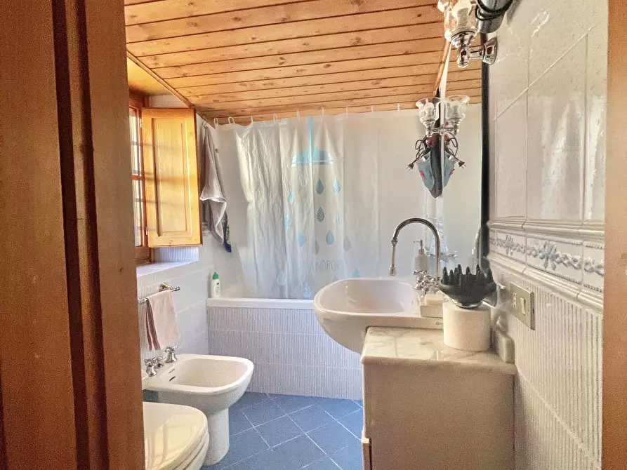 Immagine 26 di Porzione di casa in vendita  a Massarosa