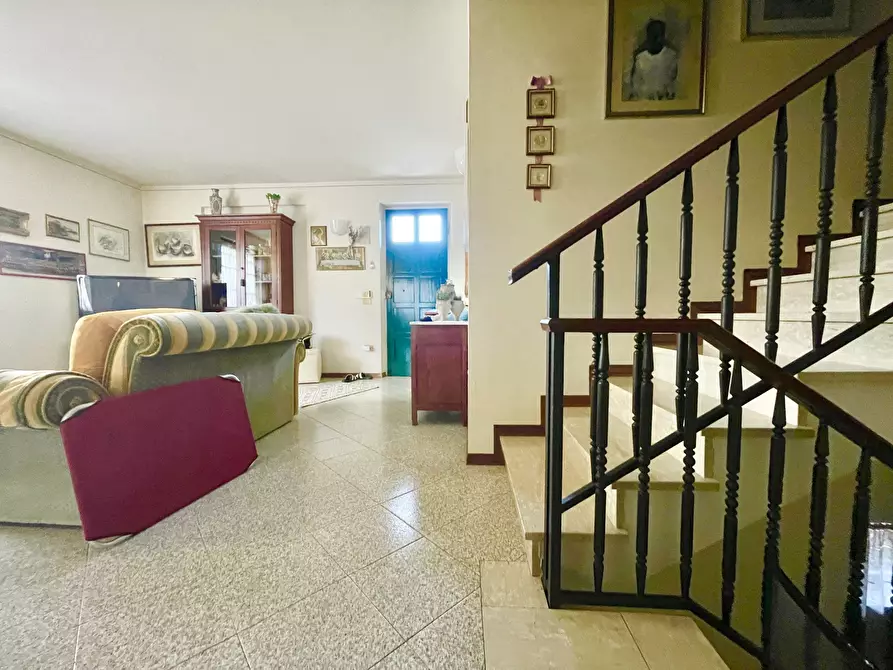 Immagine 16 di Villetta a schiera in vendita  a Camaiore