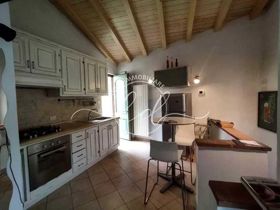 Immagine 11 di Porzione di casa in vendita  a Camaiore