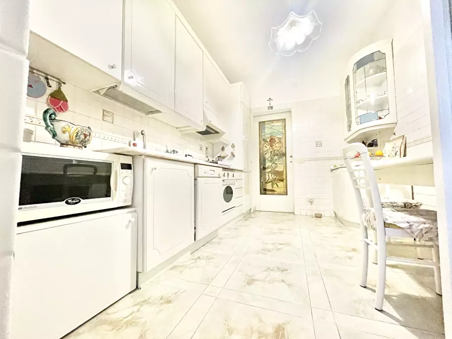 Immagine 4 di Quadrilocale in vendita  a Camaiore