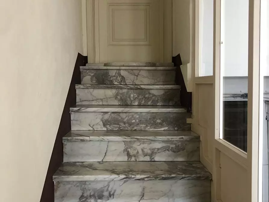 Immagine 30 di Trilocale in affitto  a Pietrasanta