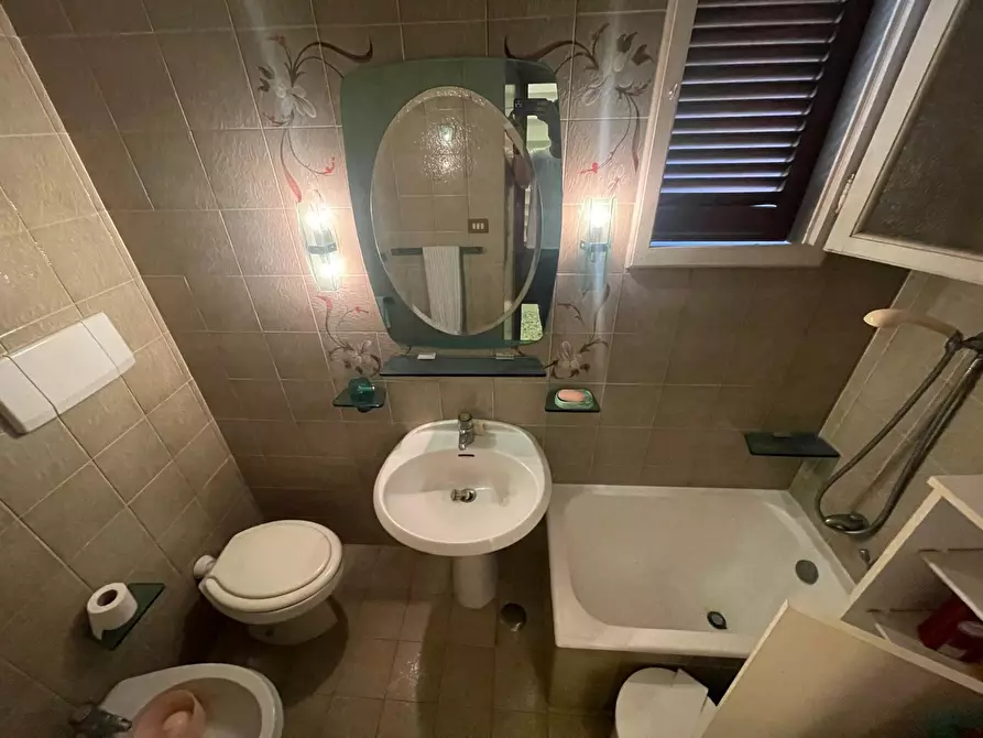 Immagine 26 di Porzione di casa in vendita  a Pietrasanta