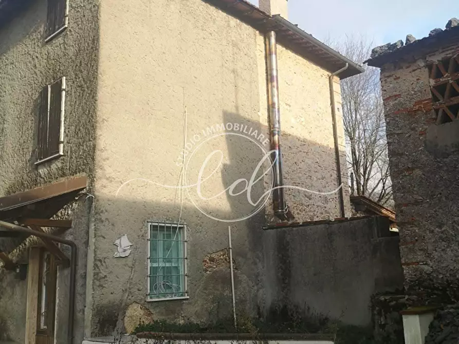 Immagine 6 di Casa semindipendente in vendita  a Camaiore